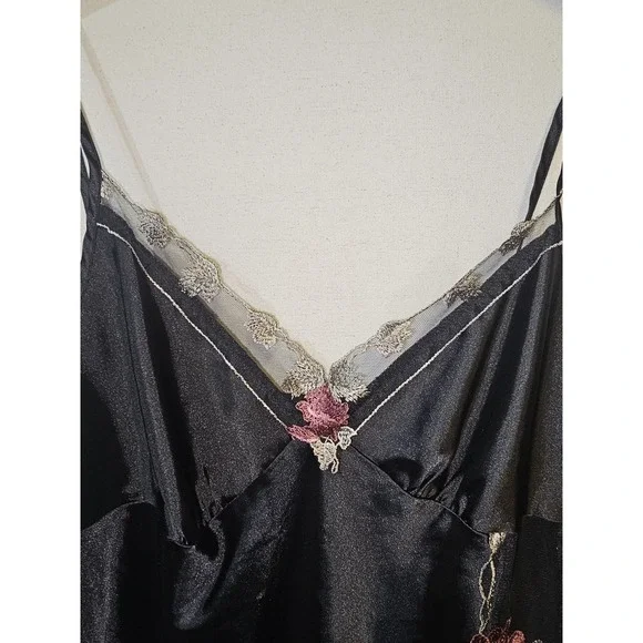 This Is A Mid Thigh Black Satin Chemise (Or Slip Dress) Featuring Lace Detail XL - Picture 7 of 13